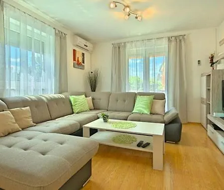 Apartment House Nevenka *