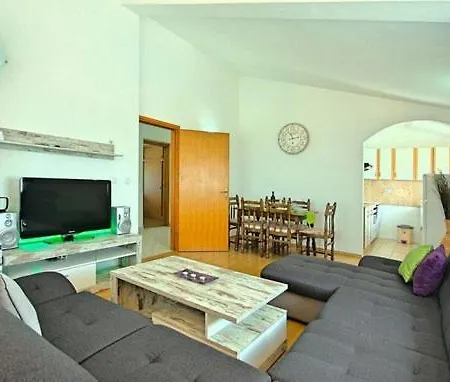 Apartment House Nevenka *